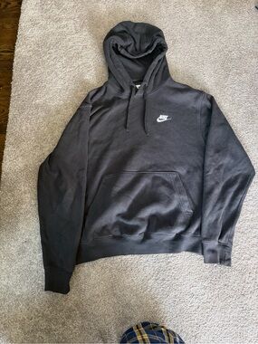 Nike Women's Black Pullover Hoodie - Classic Swoosh